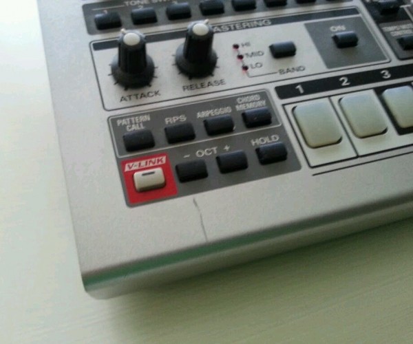 Roland MC-909 - Sampler Workstation Sintetizador Drummaschine - Synthesizer