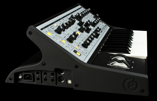 Sub Phatty, monosinte Moog con sub-oscilador y sección Multidrive