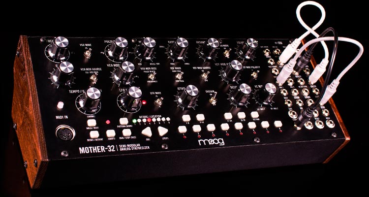 Moog Mother-32, módulo de sintetizador analógico Eurorack